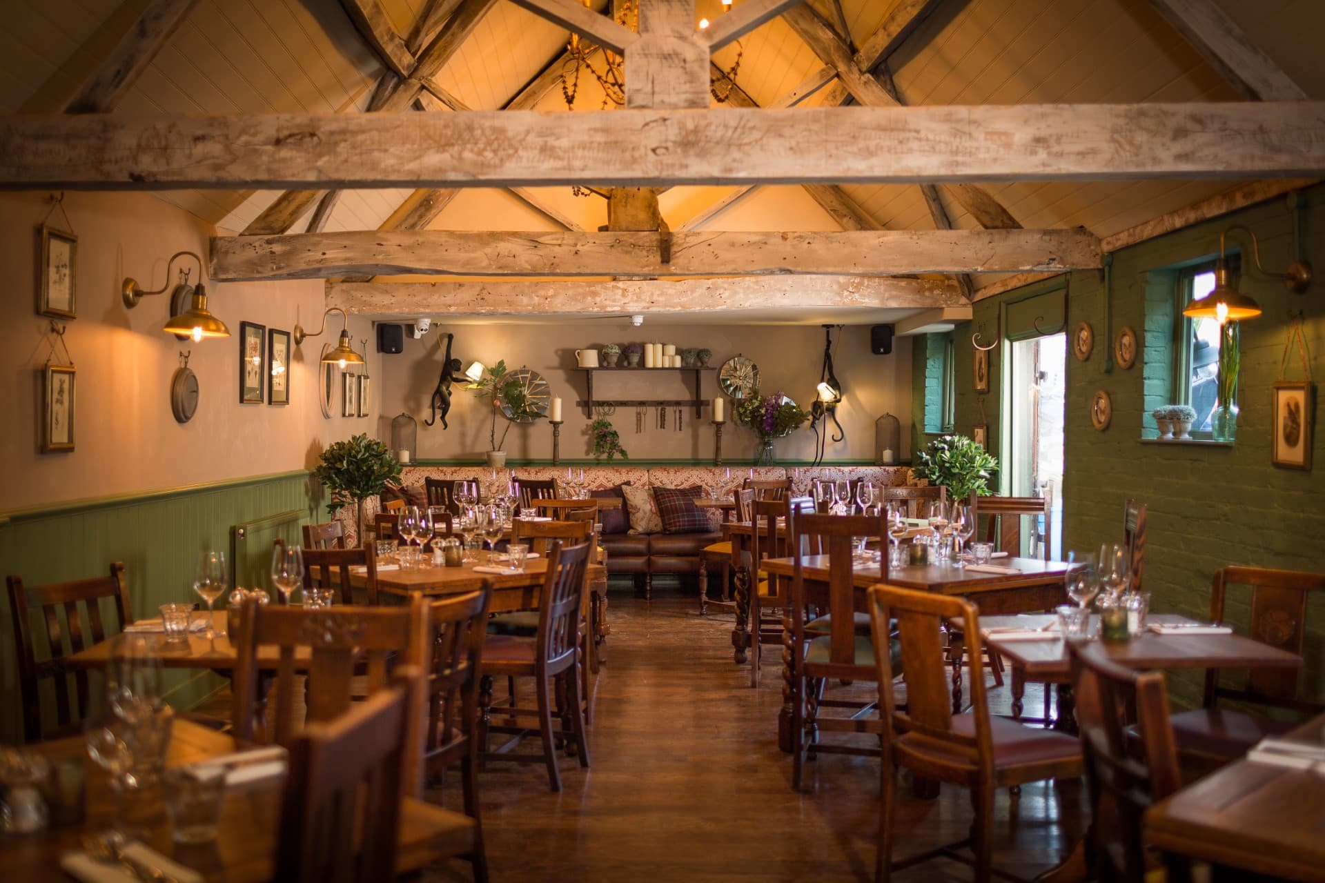 the-black-horse-thame-the-barn