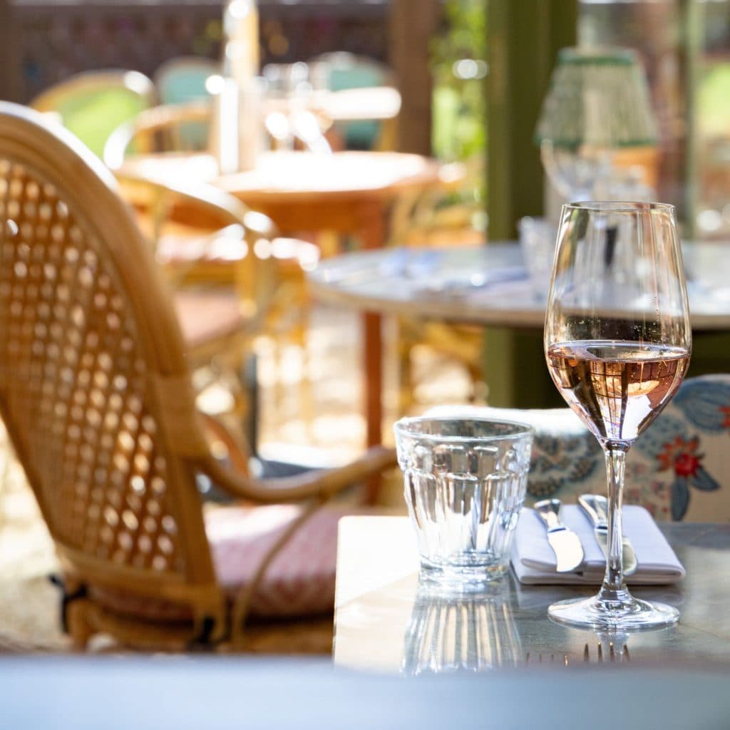 Cover Image for Let us treat you to a glass of complimentary rosé at The Black Horse
